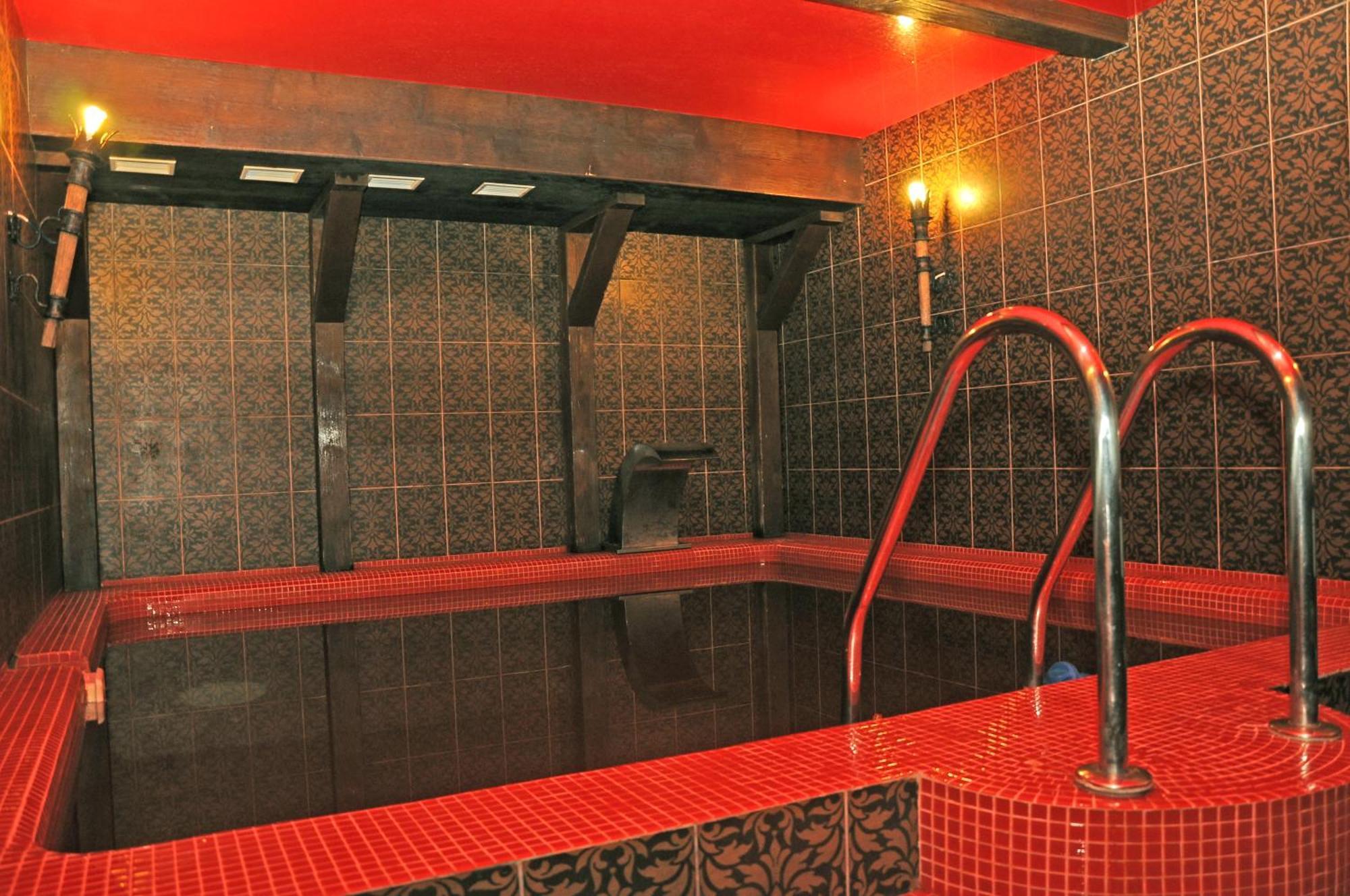 Casablanca Hotel Kalush Екстериор снимка